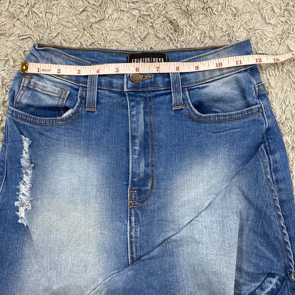 Fashion Nova Highlow Jean skirt - Picture 2 of 5